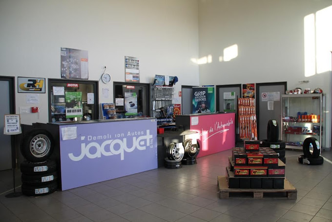 Aperçu des activités de la casse automobile JACQUET ET FILS située à AMBRONAY (01500)